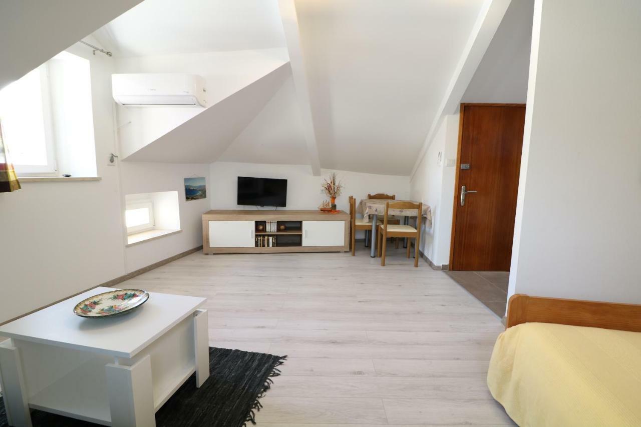 Apartments Ivo With Sea View Baska  Exterior photo